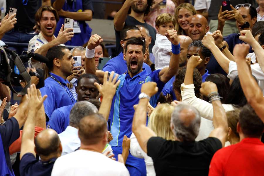 Djokovic celebra vitória na final em Flushing Meadows