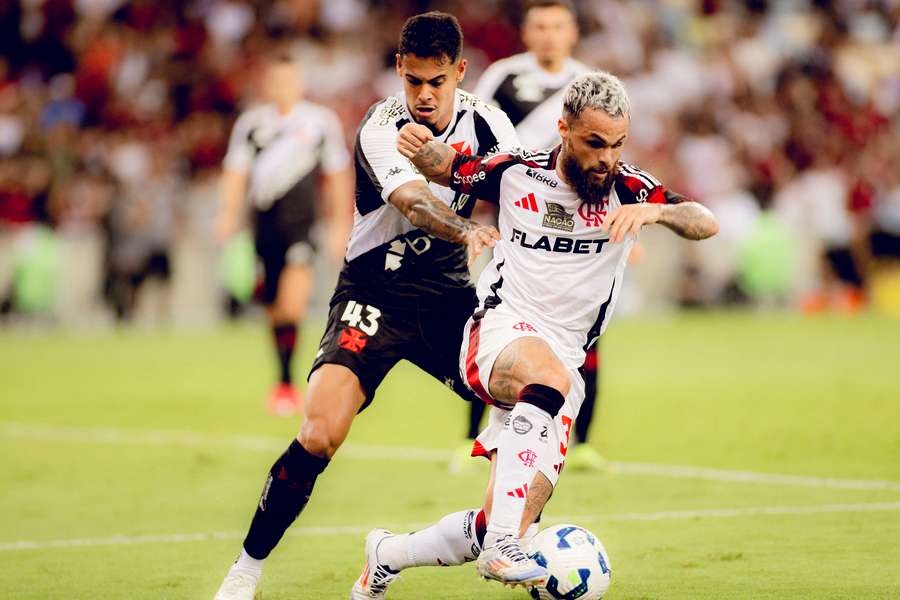 Vasco e Flamengo ficaram no empate no Maracanã Vasco e Flamengo ficaram no empate no Maracanã