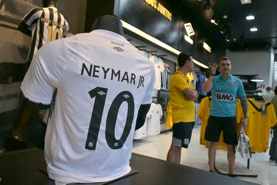 Neymar vestirá a 10 do Santos