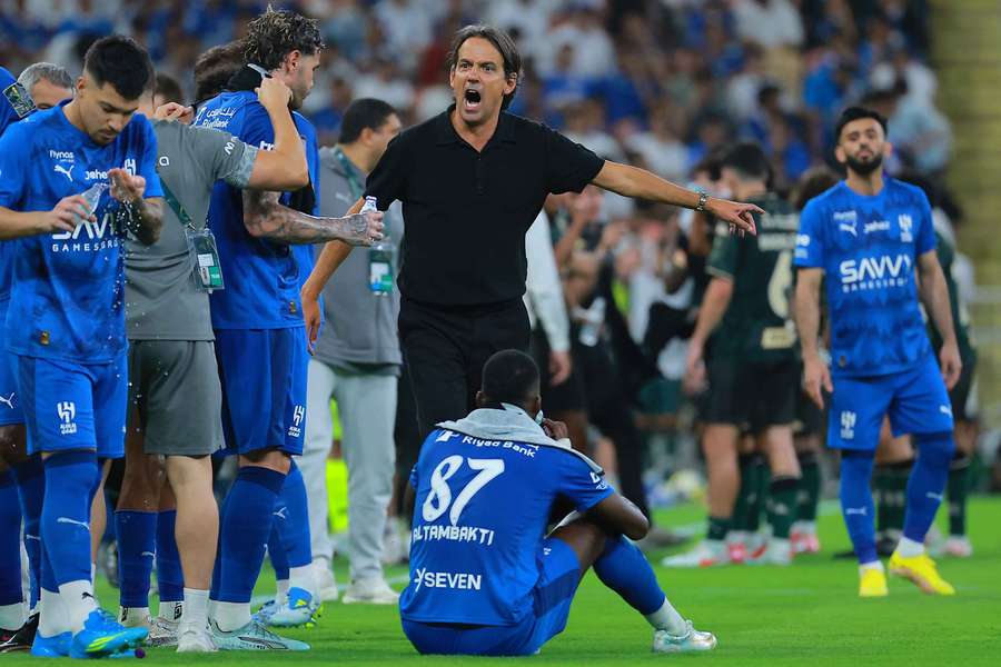 Al Hilal coach Simone Inzaghi (centre) reacts