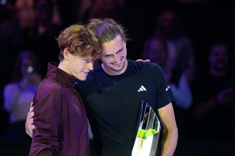 Sinner (l.) und Zverev (r.) nach dem Wien-Finale