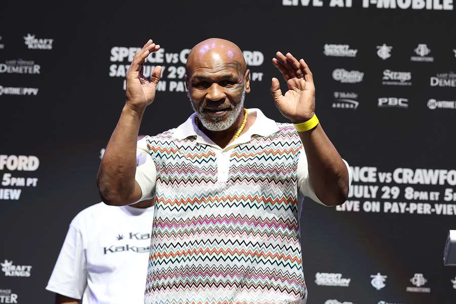 Mike Tyson in Francis Ngannou's corner for Tyson Fury fight