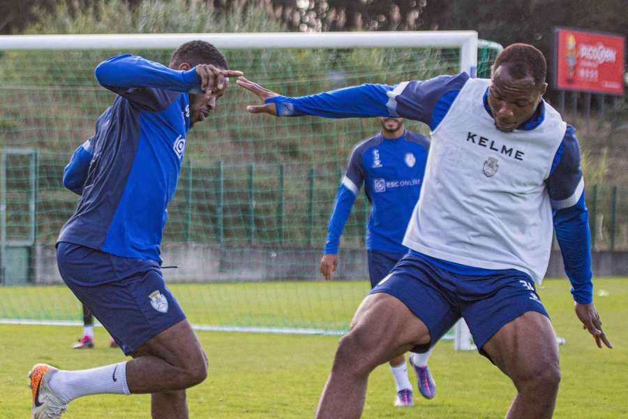 Kevin Quejada no treino do Feirense