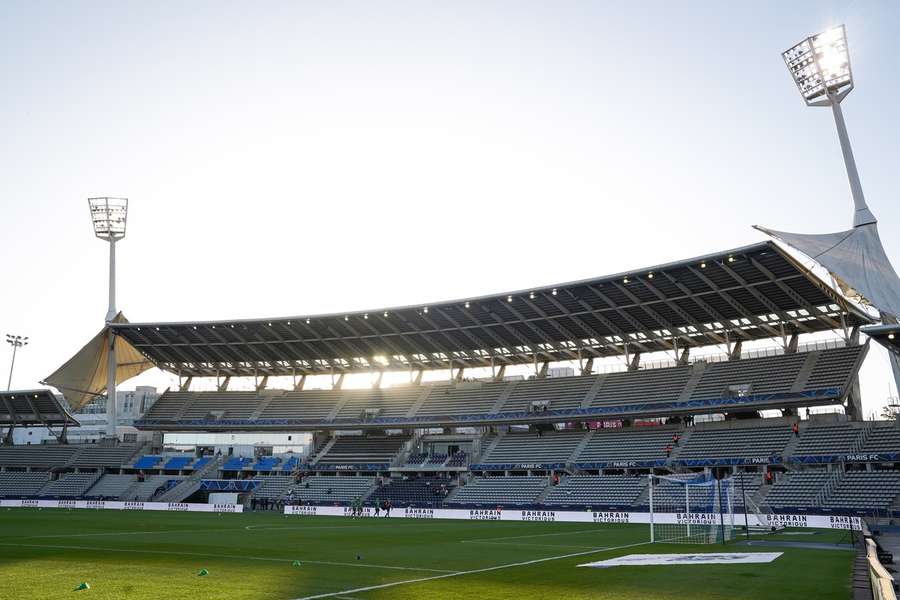 Stade Charlety tem uma capacidade para 17.000 espectadores