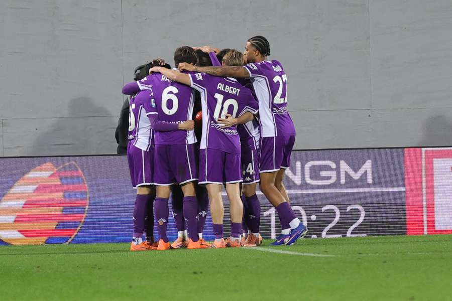 Moise Kean fez dois dos cinco golos da Fiorentina