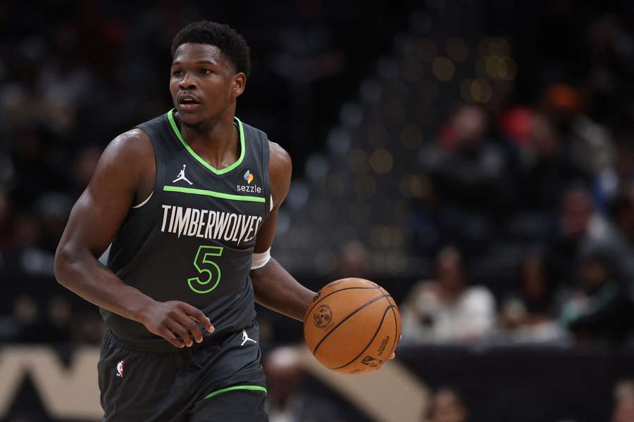 Edwards suma 1.000 triples en la NBA.