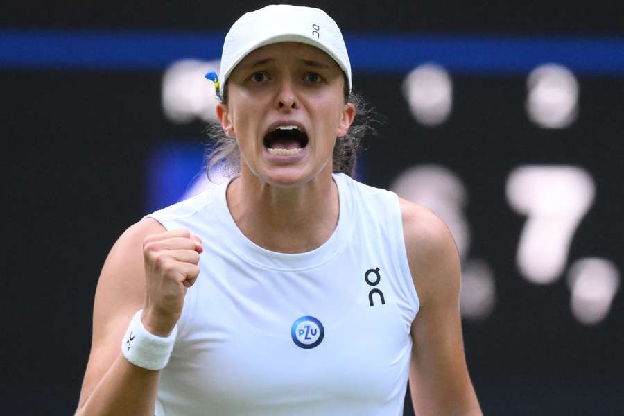 Swiatek salva dois match points e vai às quartas de Wimbledon pela 1ª vez