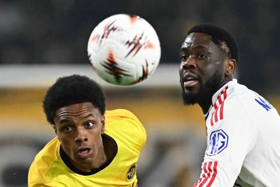 Orel Mangala (à droite) en Ligue Europa le 22 janvier 2026.