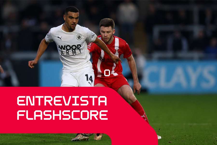 Appiah em ação na Taça de Inglaterra pelo Boreham Wood