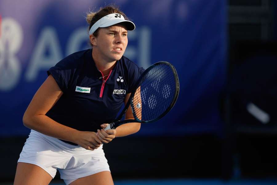 Linda Noskova venceu Elvina Kalieva em dois sets