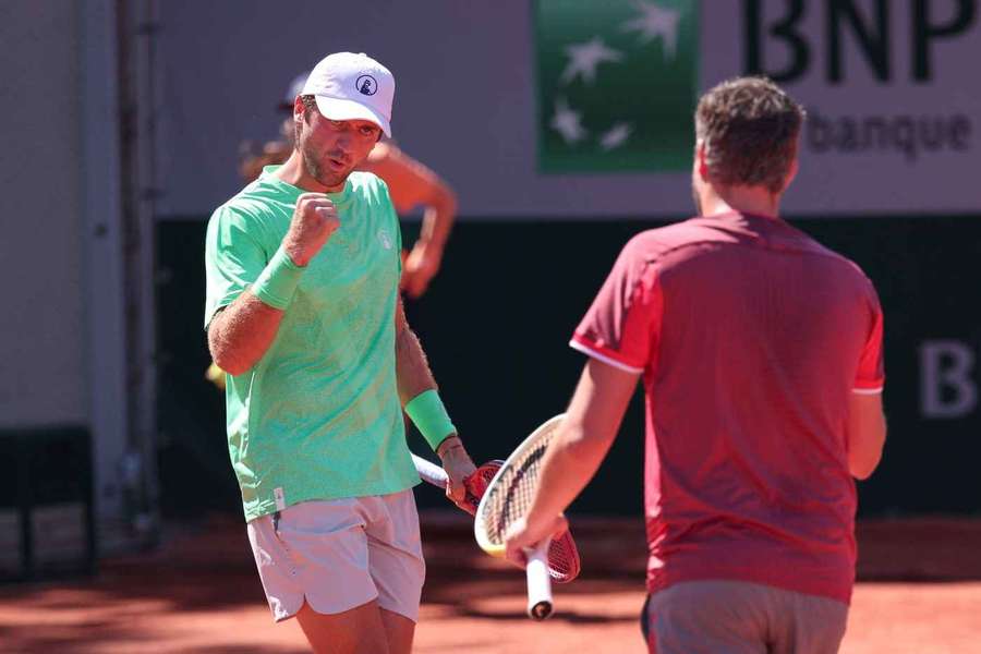 Rikl s Pavláskem jsou na Roland Garros v osmifinále. Rikl s Pavláskem jsou na Roland Garros v osmifinále.