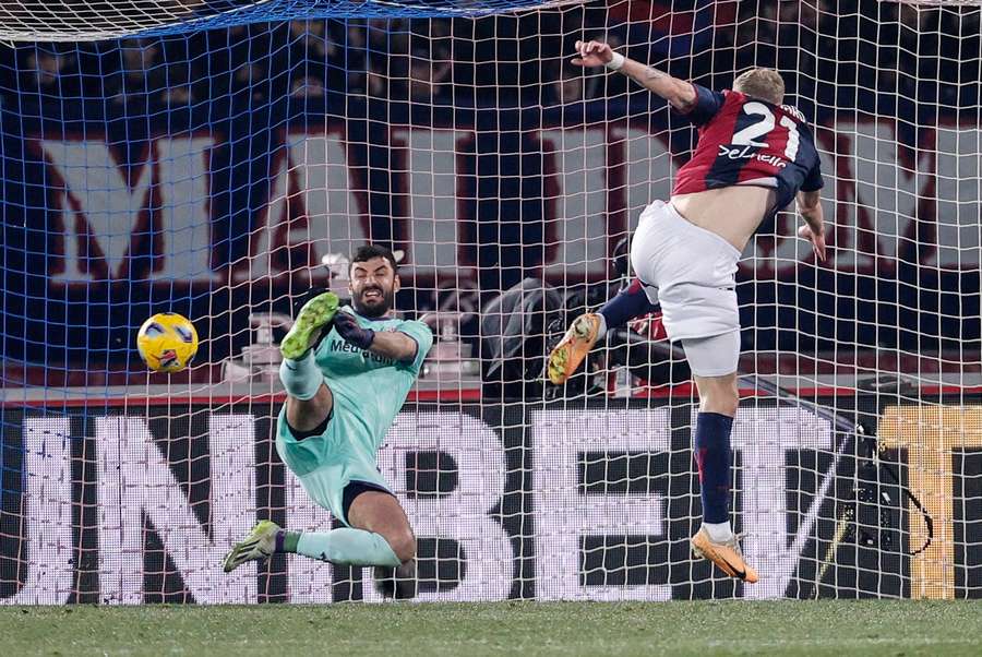 Odgaard lyner igen for Bologna i sejr over Fiorentina