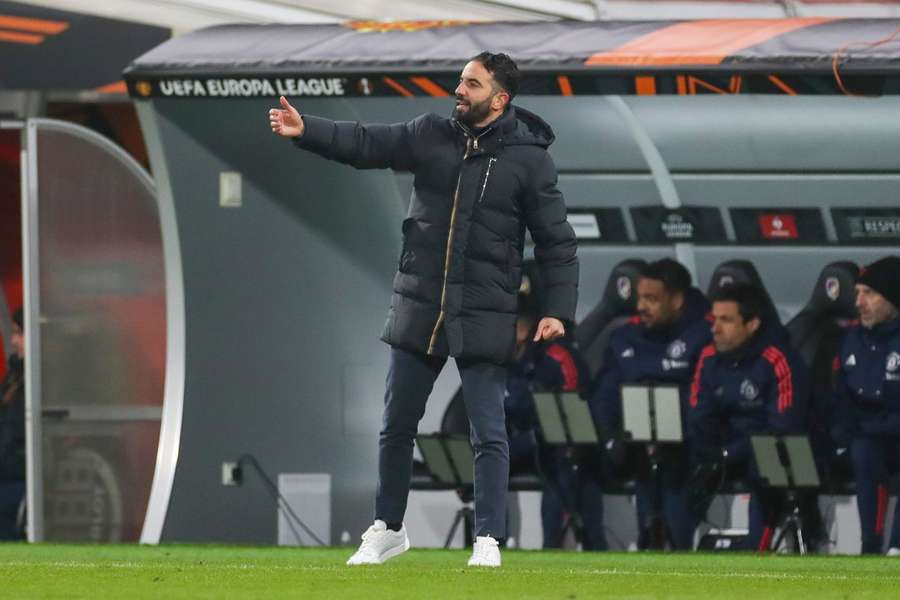 United vizitează City în derby-ul Manchester duminică