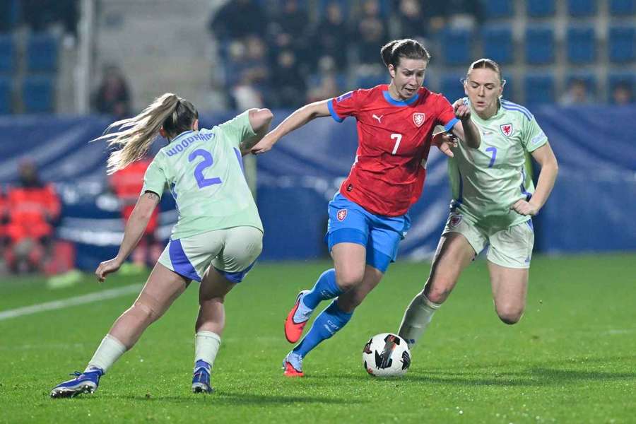 Češky na úvod kvalifkace MS remizovaly s Walesem.