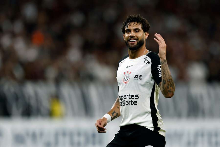 Yuri Alberto em partida contra o Peñarol.
