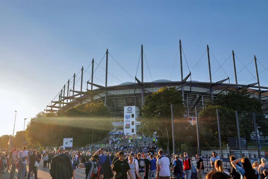 Das Volksparkstadion umfasst aktuell 57.000 Plätze Das Volksparkstadion umfasst aktuell 57.000 Plätze
