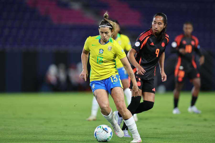 Brasil teve trabalho para segurar empate contra Colômbia