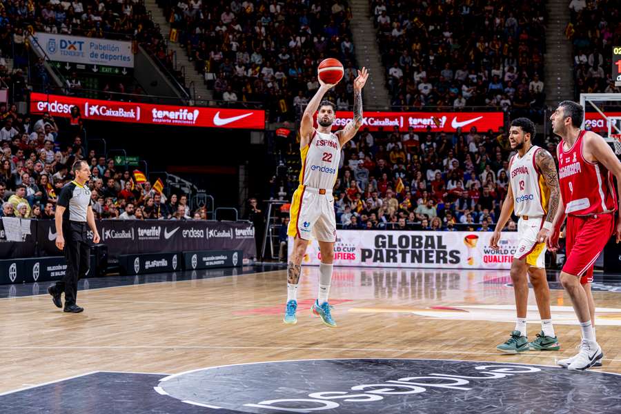 Santi Yusta e Izan Almansa, entre los convocados por Chus Mateo Santi Yusta e Izan Almansa, entre los convocados por Chus Mateo