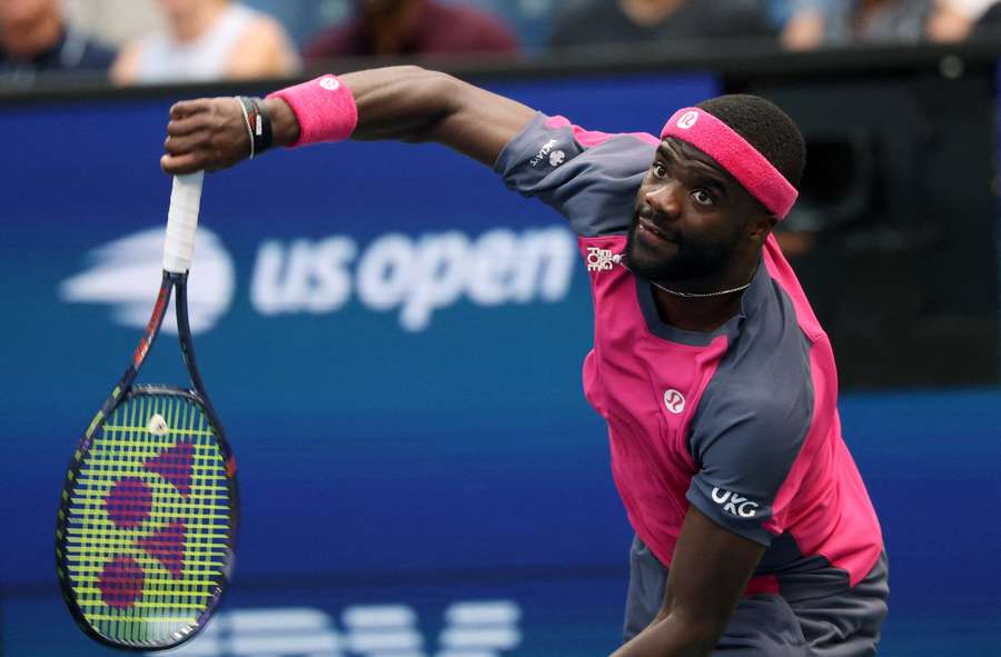 Frances Tiafoe en acción durante su partido ante Daniil Medvedev Frances Tiafoe en acción durante su partido ante Daniil Medvedev