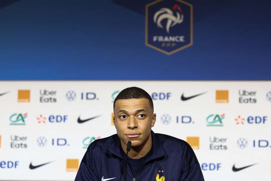 Kylian Mbappe tijdens de persconferentie voor het oefenduel tegen Duitsland van zaterdag