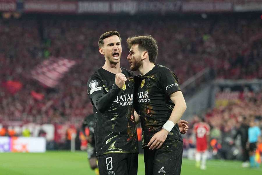 Hráči PSG oslavujú postup do finále.