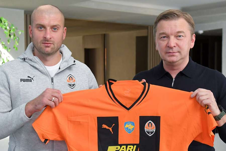 Yaroslav Rakitskyi está de volta a um clube que bem conhece