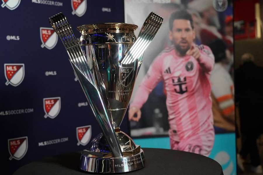 Une photo du trophée de la MLS Cup