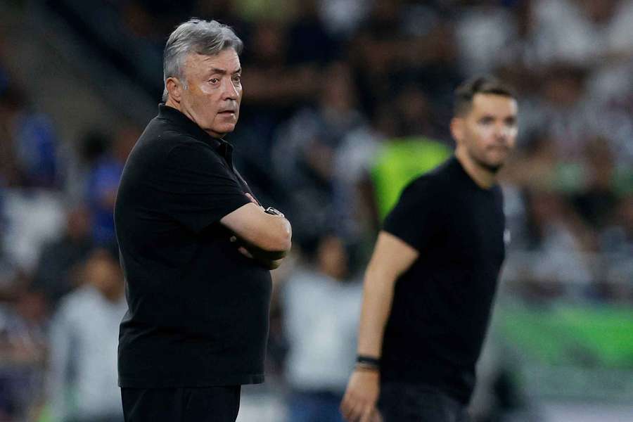 Domenec Torrent, en su último partido al frente de Rayados Domenec Torrent, en su último partido al frente de Rayados