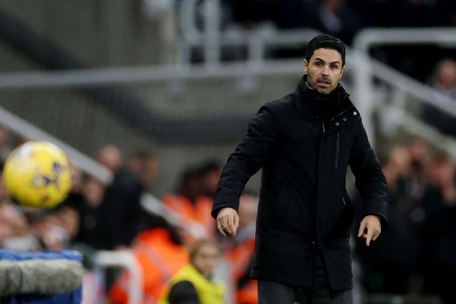 Mikel Arteta no St James's Park no sábado