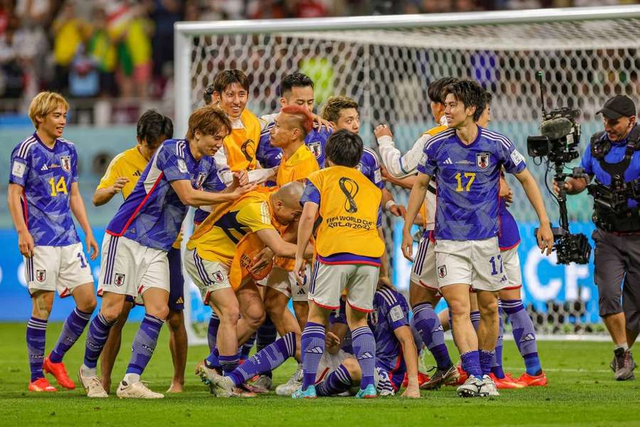 Japão fez história ao virar sobre a Alemanha na abertura do Grupo E da Copa