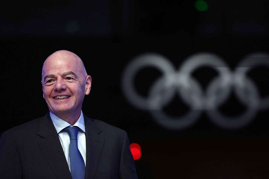 Infantino, con los anillos olímpicos al fondo
