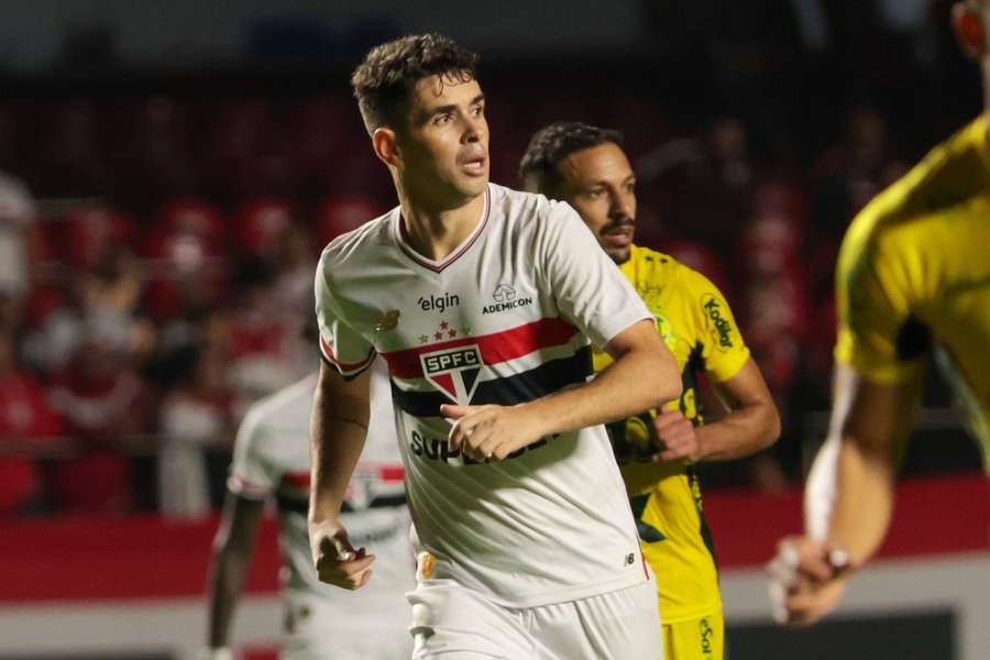 Chelsea hero Oscar informs Sao Paulo of retirement decision Chelsea hero Oscar informs Sao Paulo of retirement decision