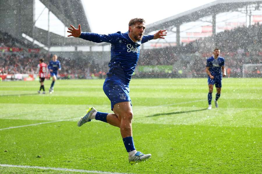 Everton's Kiernan Dewsbury-Hall celebrates scoring their second goal