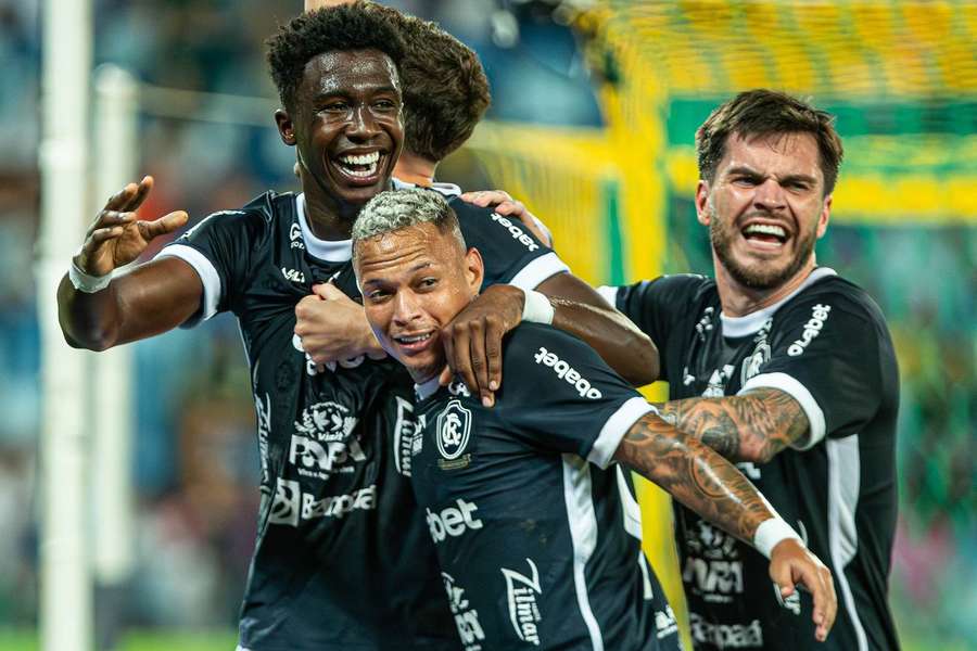 Diante da sua torcida, o Remo luta pela vice-liderança da Série B e para ficar mais perto do acesso Diante da sua torcida, o Remo luta pela vice-liderança da Série B e para ficar mais perto do acesso