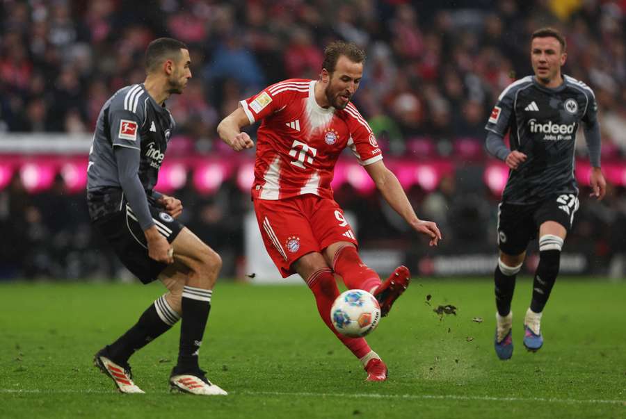 Bayern Munich striker Kane: Barcelona? Ask Dad...