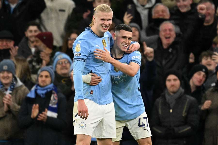 Haaland e Foden balançaram as redes para o City contra o Chelsea