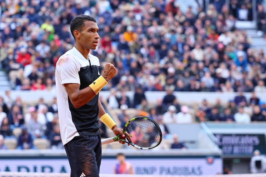 Osmý den na Roland Garros: Dánská kometa i Alcaraz proti muži, se kterým má zápornou bilanci