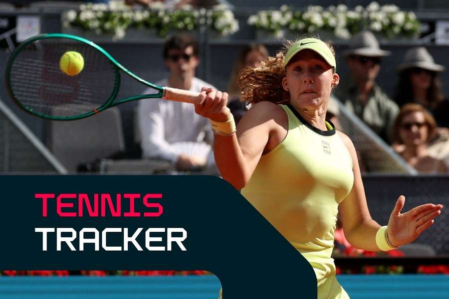 Mirra Andreeva hits a forehand