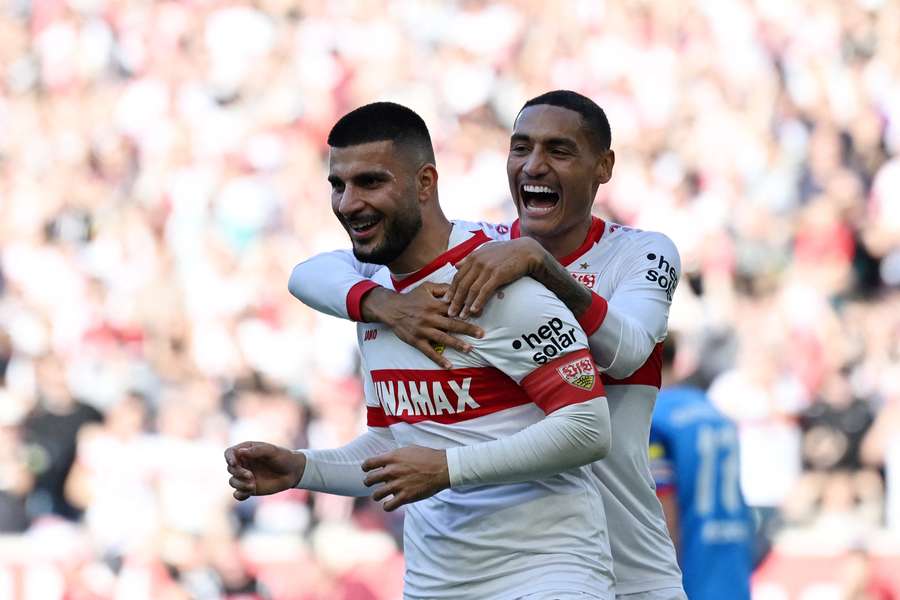 Denis Undav (l.) und Jamie Leweling kehren ins Training des VfB Stuttgart zurück.