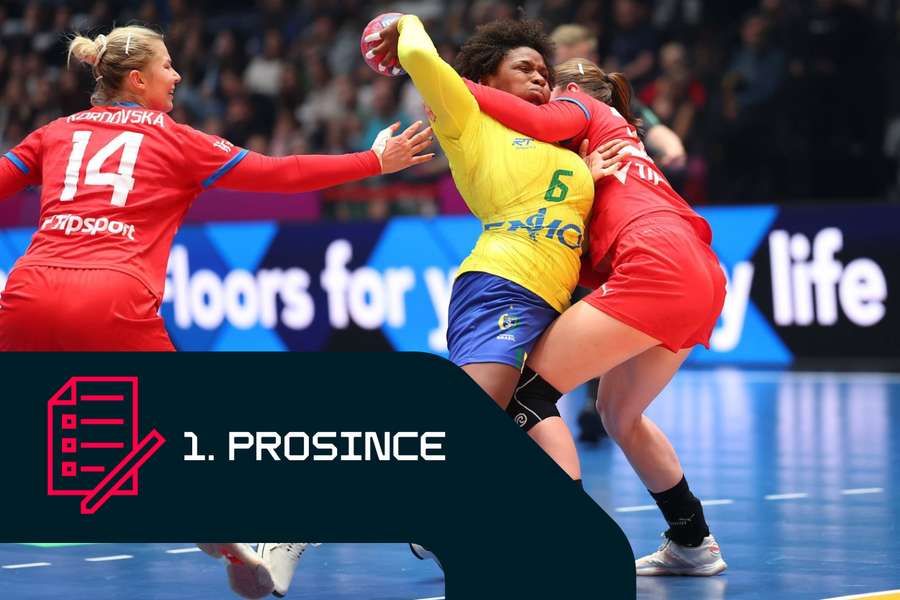 České házenkářky přetlačili na mistrovství světa v závěrech utkání oba jejich soupeři. 