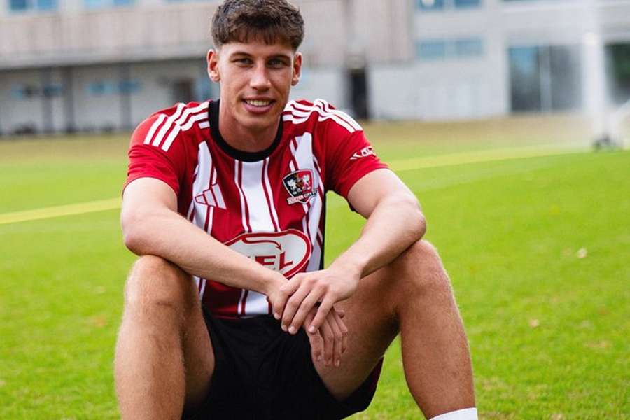 DONE DEAL: Exeter sign Villa defender Swinkels DONE DEAL: Exeter sign Villa defender Swinkels