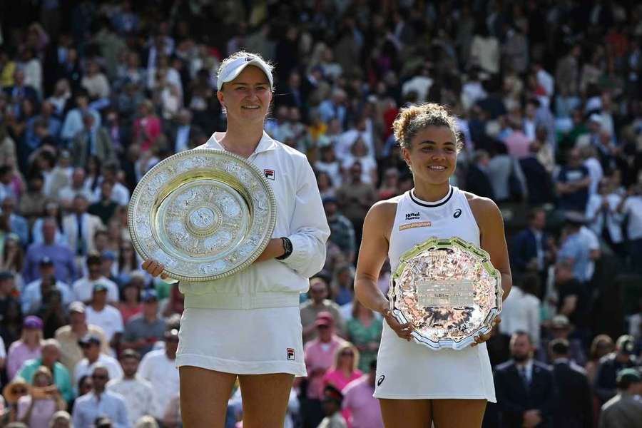 Jasmine Paoliniová ve finále Wimbledonu podlehla Barboře Krejčíkové.