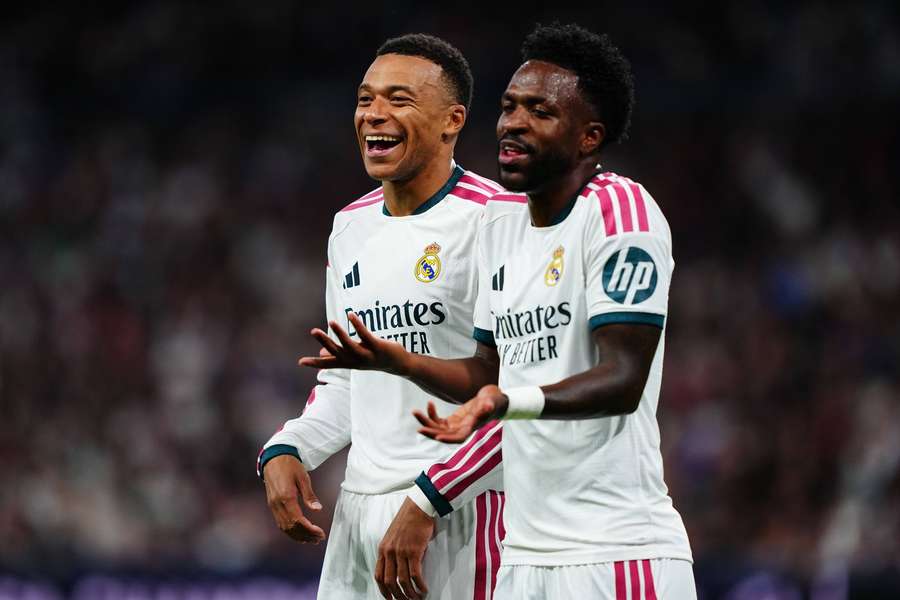 "Vinícius está triste porque quer dar muito à equipe", conta Mbappé "Vinícius está triste porque quer dar muito à equipe", conta Mbappé