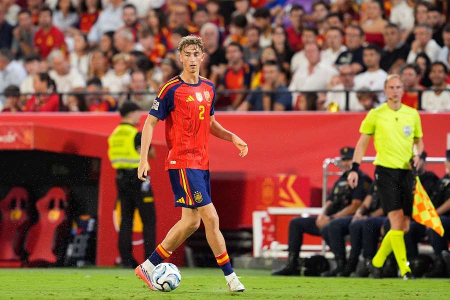 Dean Huijsen, durante el España-Croacia en el Ramón Sánchez Pizjuán Dean Huijsen, durante el España-Croacia en el Ramón Sánchez Pizjuán