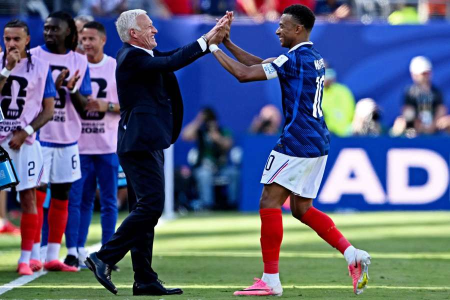 Mbappé et Deschamps mardi soir.