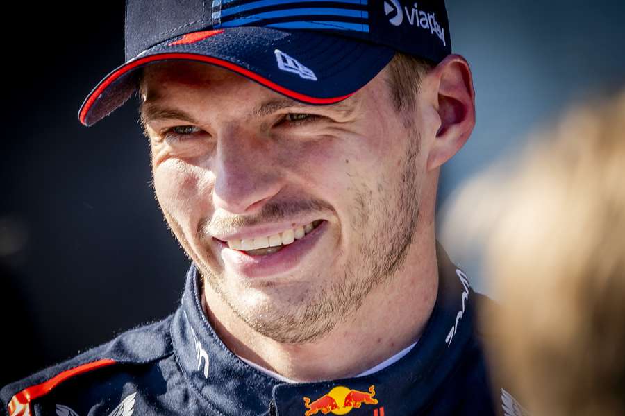 Max Verstappen na de kwalificatie rond het circuit van Imola