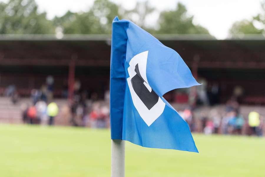 Ein HSV-Spieler soll von einem Bielefelder rassistisch beleidigt worden sein.