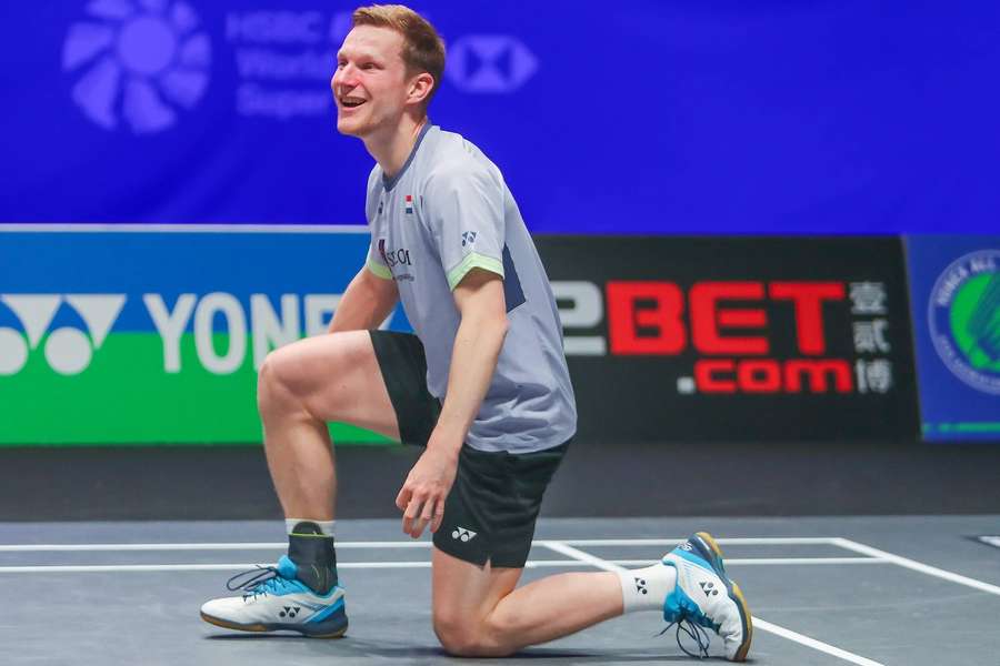 Robin Tabeling blijft toch actief als professioneel badmintonner