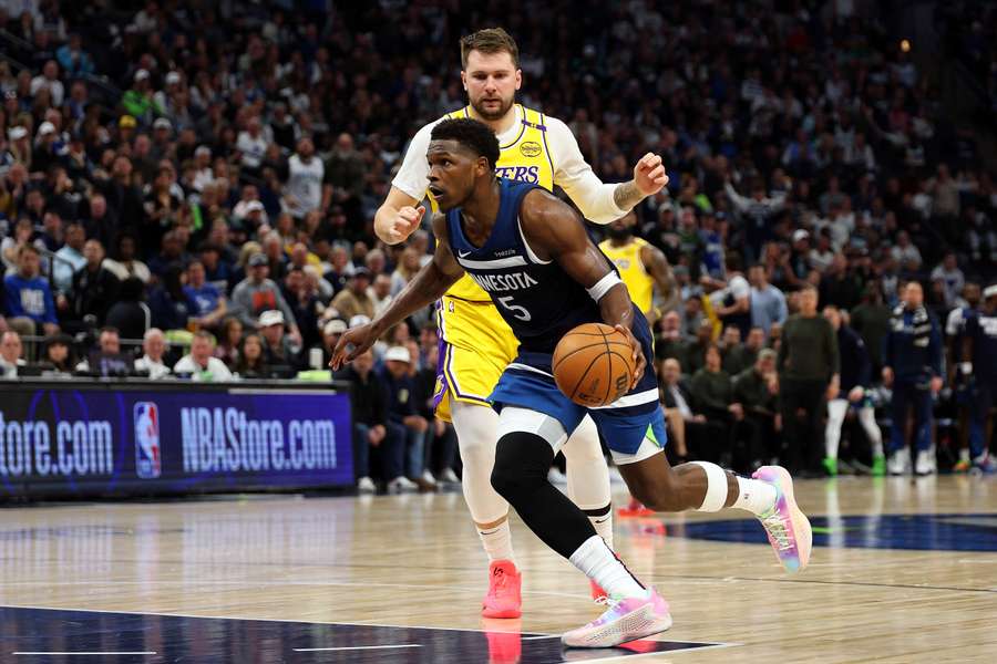 Magic i Bucks się nie poddają. Kapitalne widowisko pomiędzy Lakers i Timberwolves