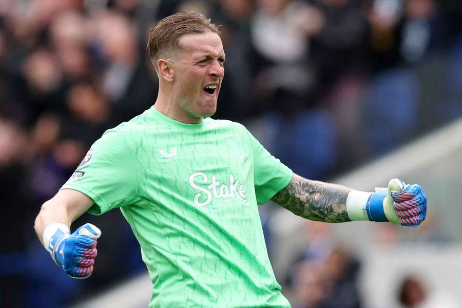 Goalkeeper Jordan Pickford has signed a new contract at Everton